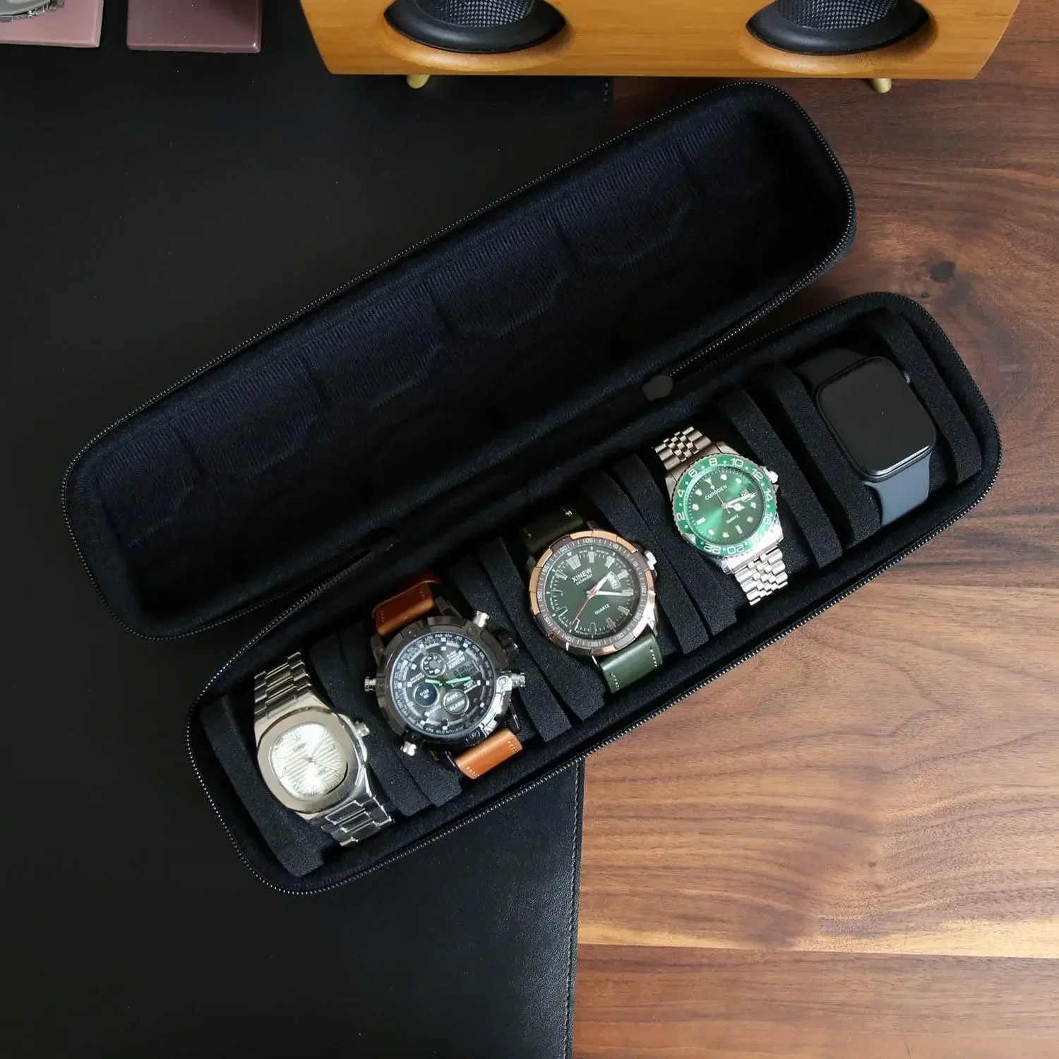 منظم صندوق الساعة للرجال أو ال - مراجعة Tag Watches Smartwatch وسعره